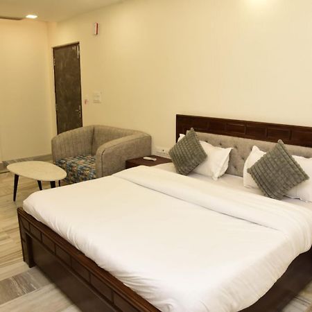 Holiday Out Hotel Dźodhpur Zewnętrze zdjęcie