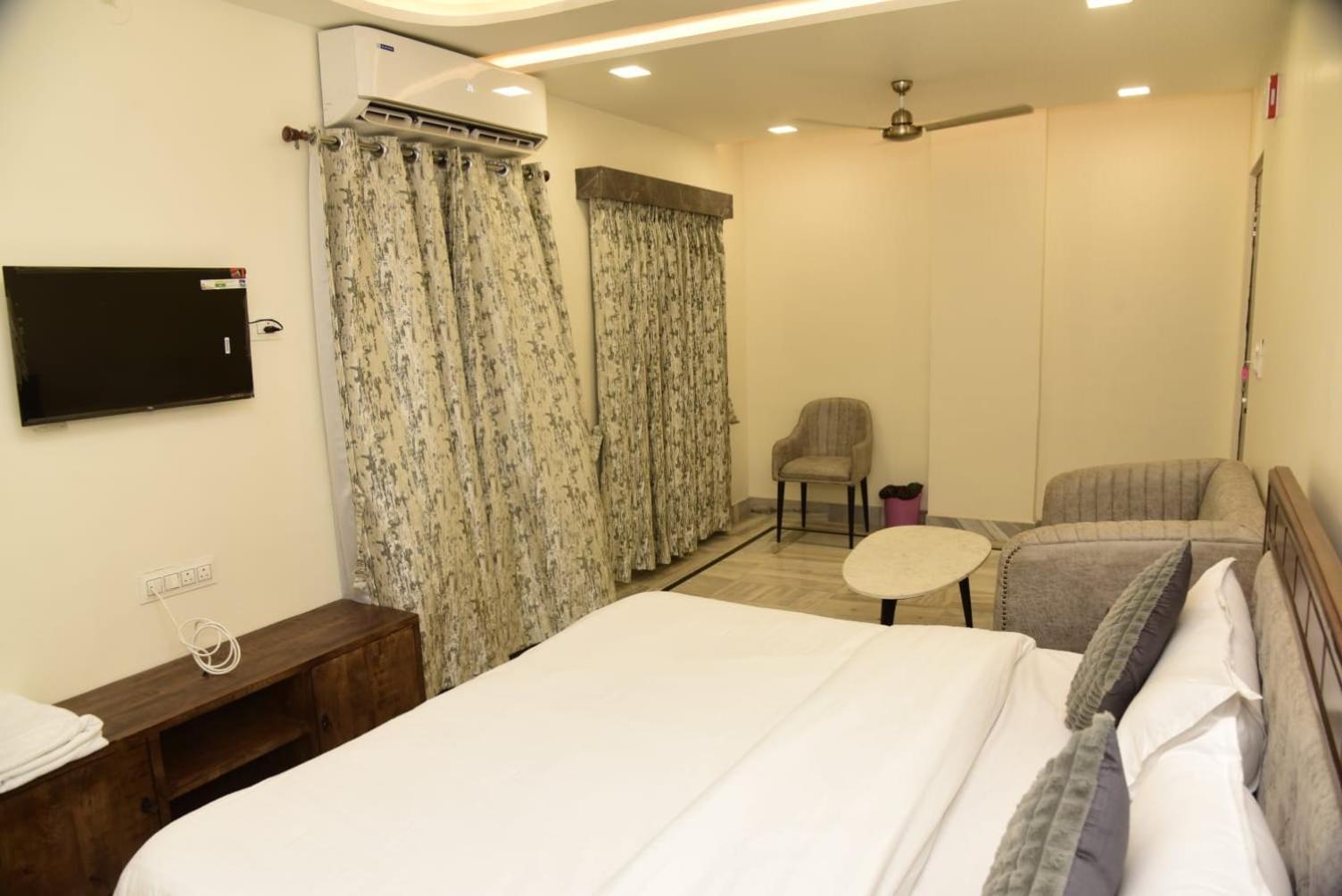 Holiday Out Hotel Dźodhpur Zewnętrze zdjęcie